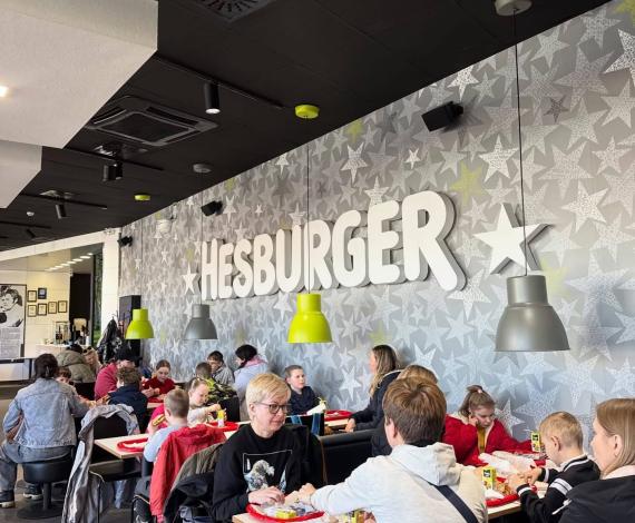 🍔 День смачних усмішок у Hesburger!